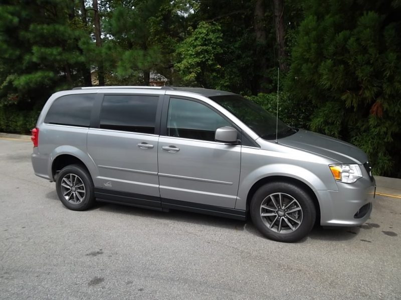 2017 Dodge Grand Caravan SXT | Stalls Medical / Adaptive Vans, Inc.